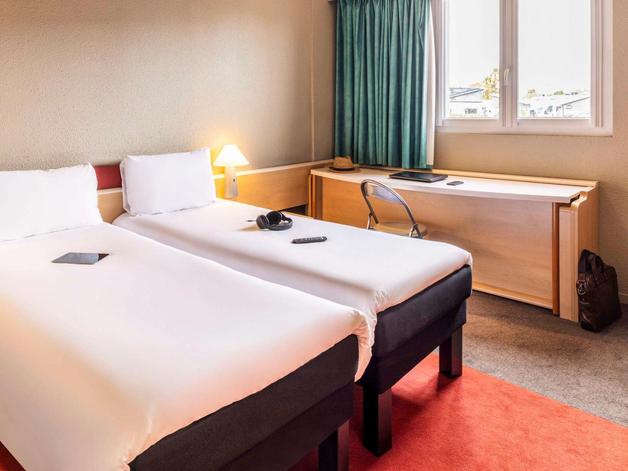Ibis Tarbes Odos Hotel Buitenkant foto