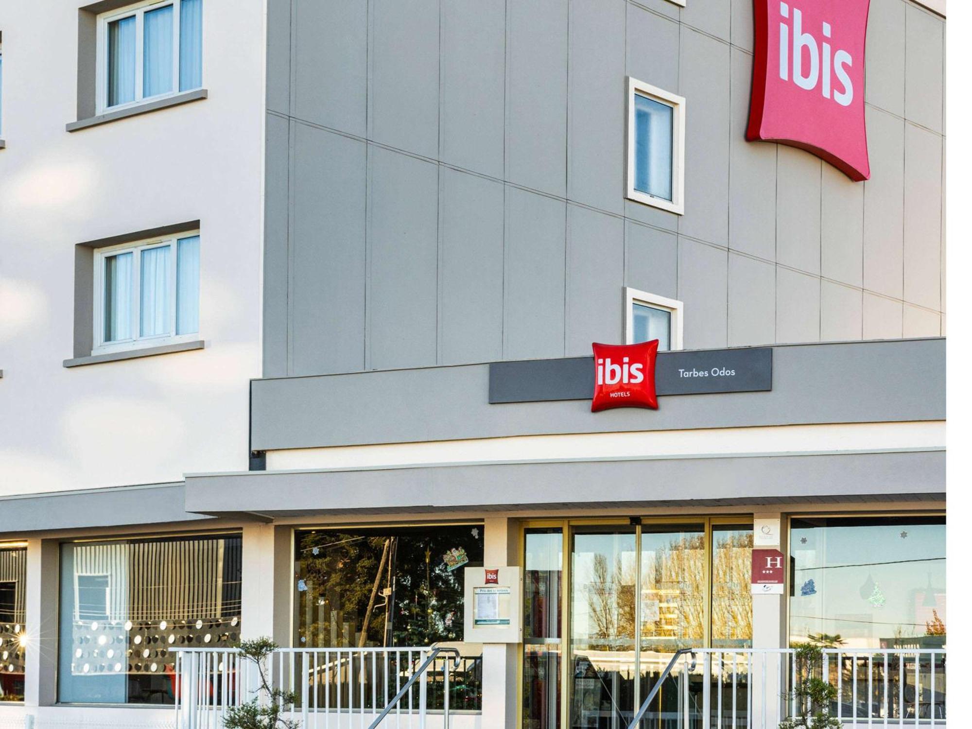 Ibis Tarbes Odos Hotel Buitenkant foto