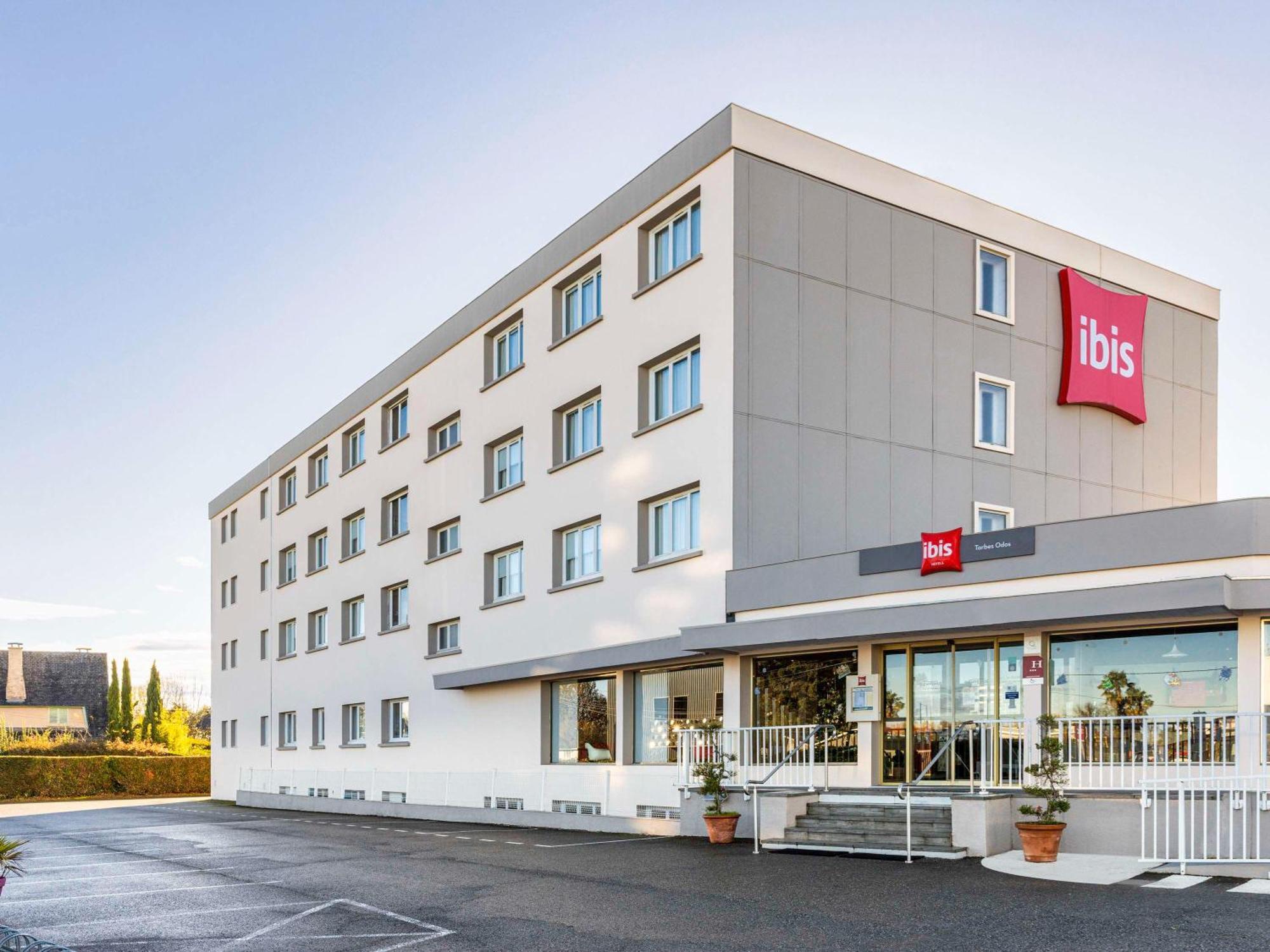 Ibis Tarbes Odos Hotel Buitenkant foto