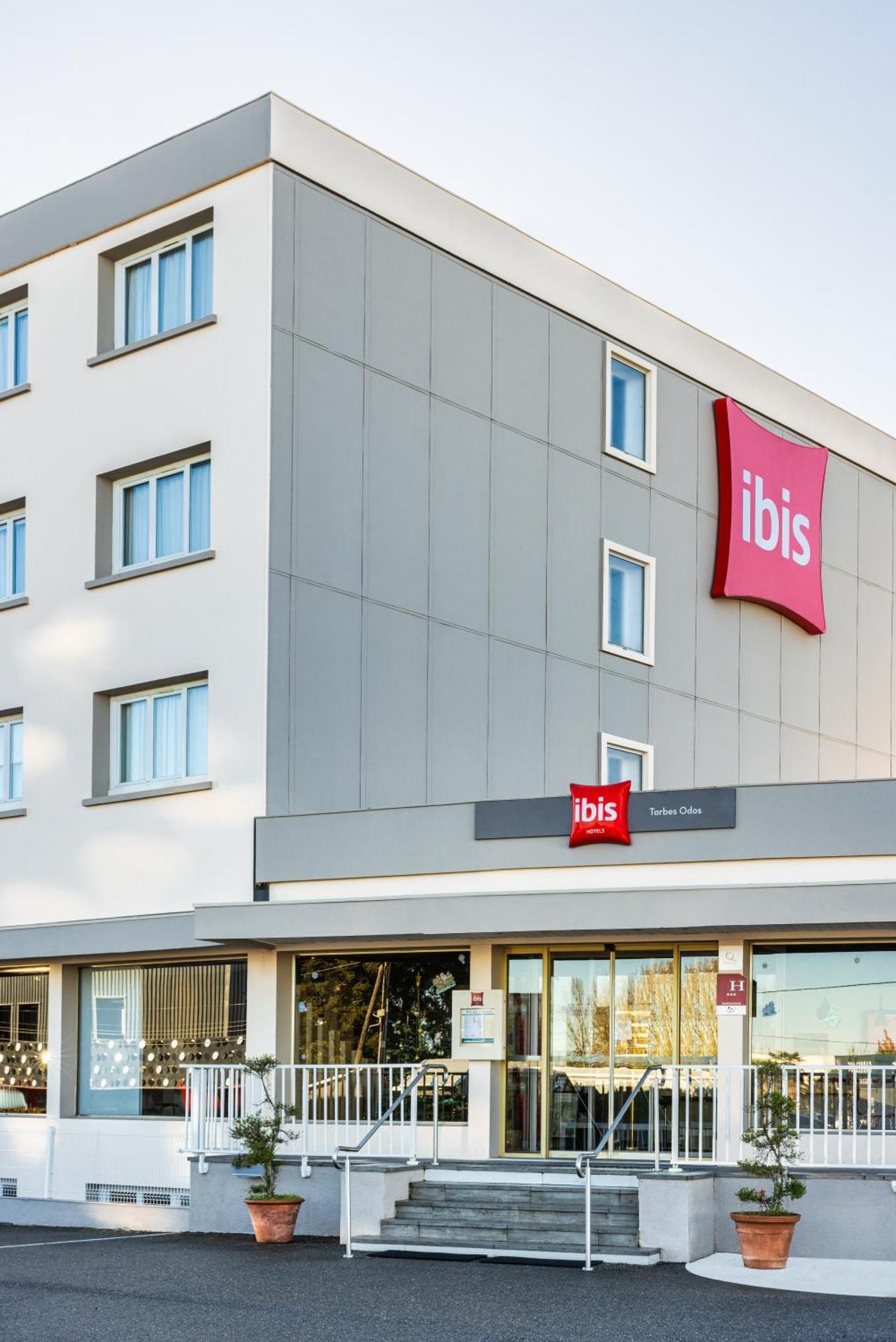 Ibis Tarbes Odos Hotel Buitenkant foto